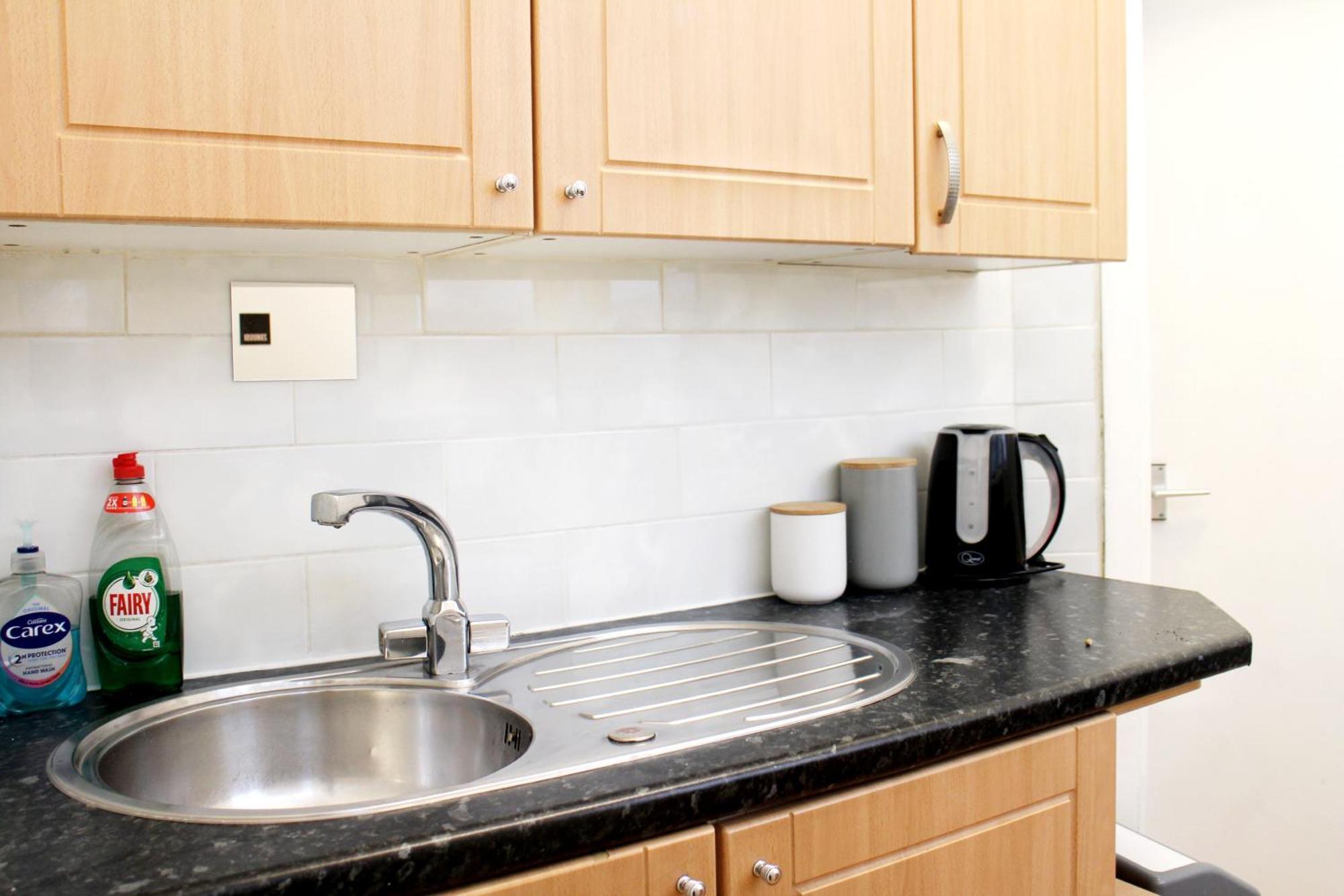 Large Garden Apartment On Golders Green High Road Londres Exterior foto