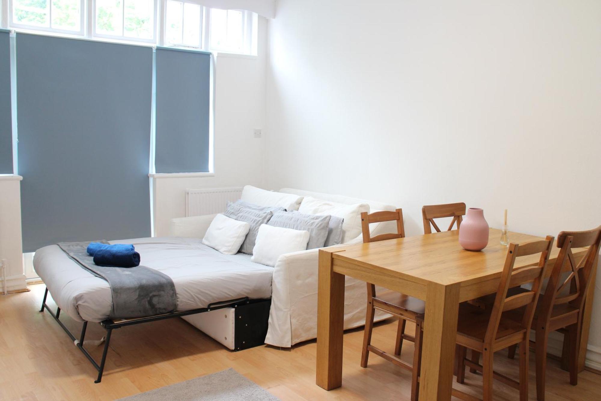 Large Garden Apartment On Golders Green High Road Londres Exterior foto